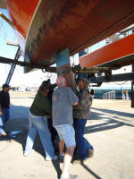 Removing the daggerboard